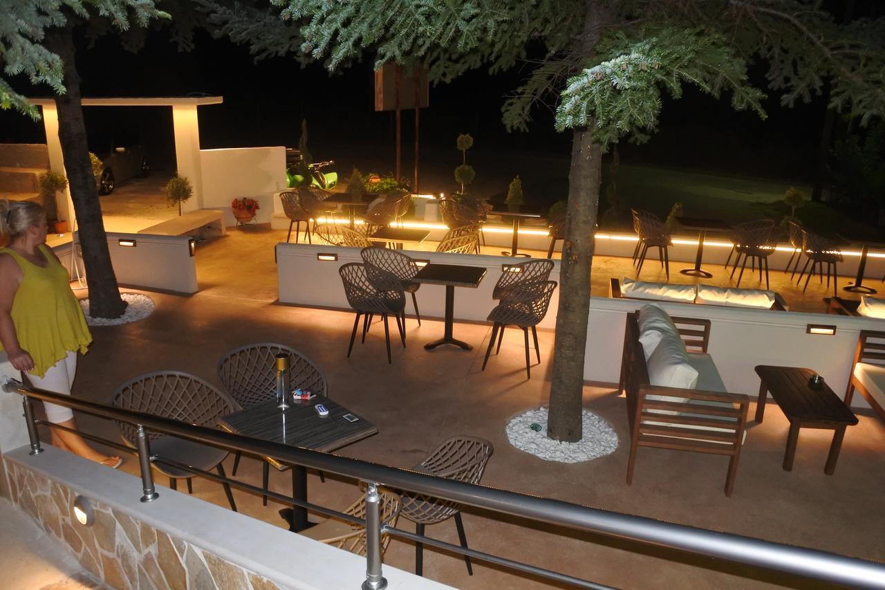 Hotel Konaki Arnaia Exterior photo